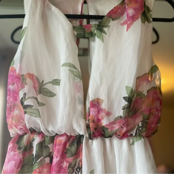 Beautiful flowered Romper, medium - Picture 3 of 5